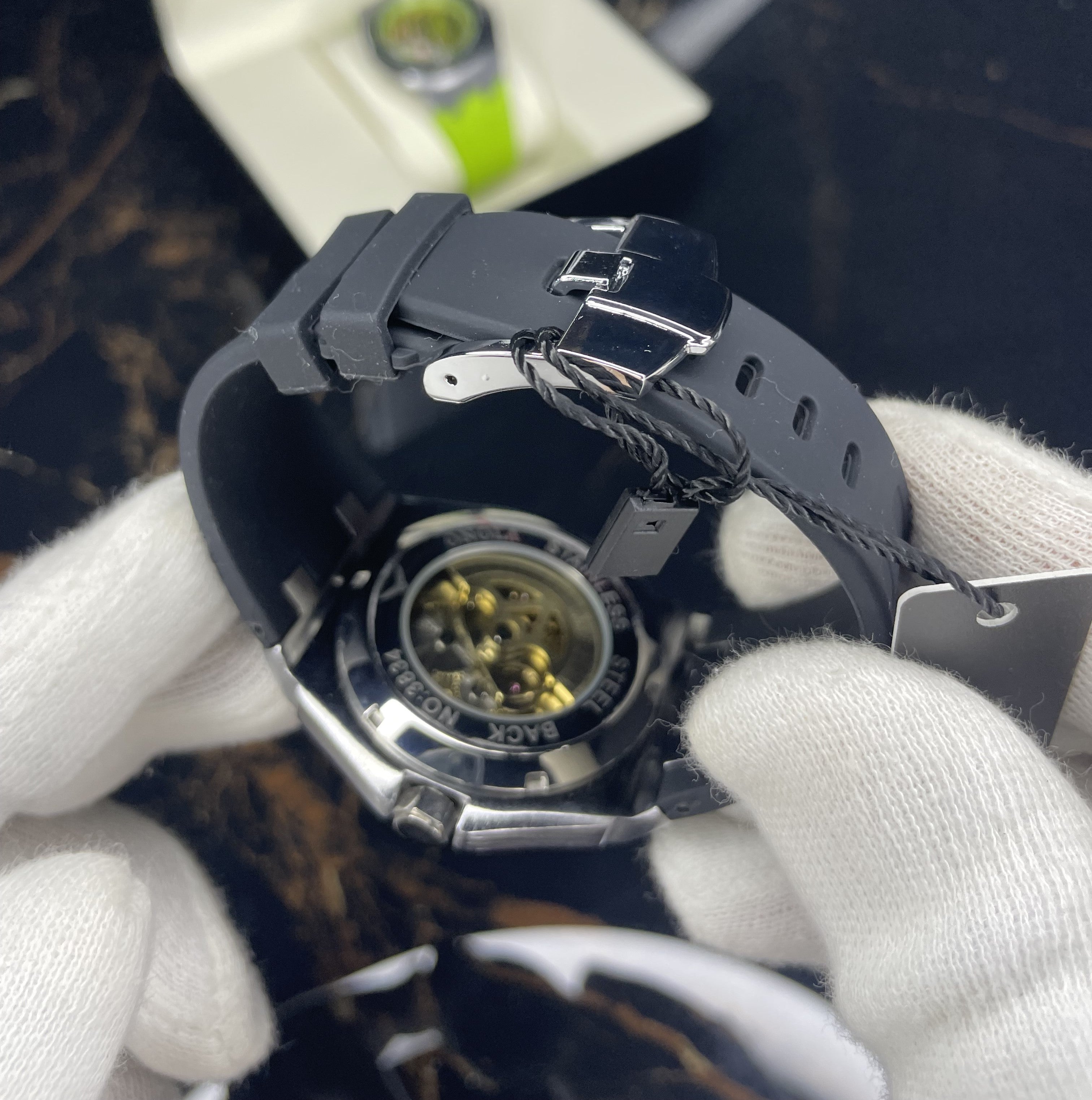 alpha(black silver)
