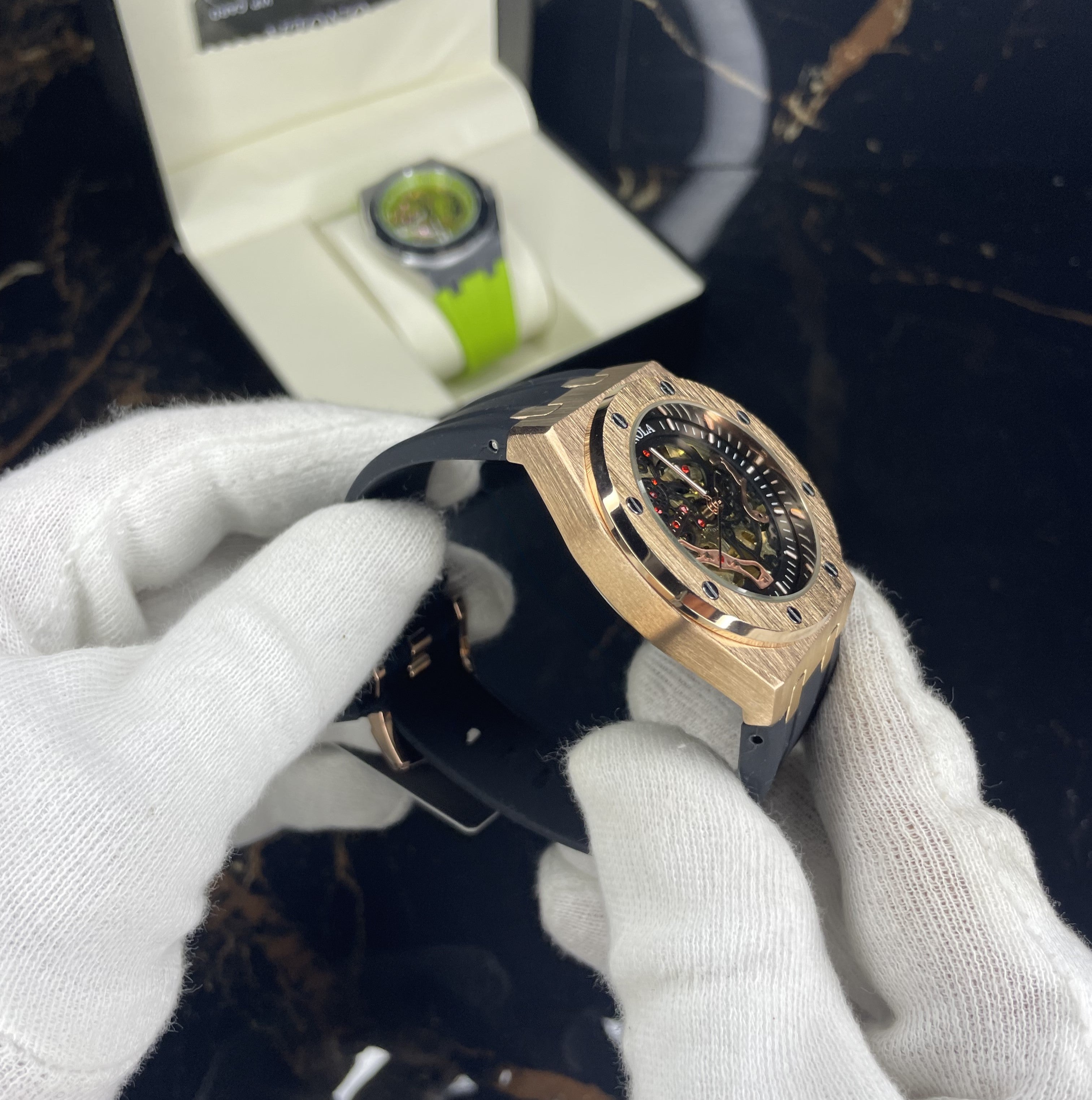 alpha(black rosegold)