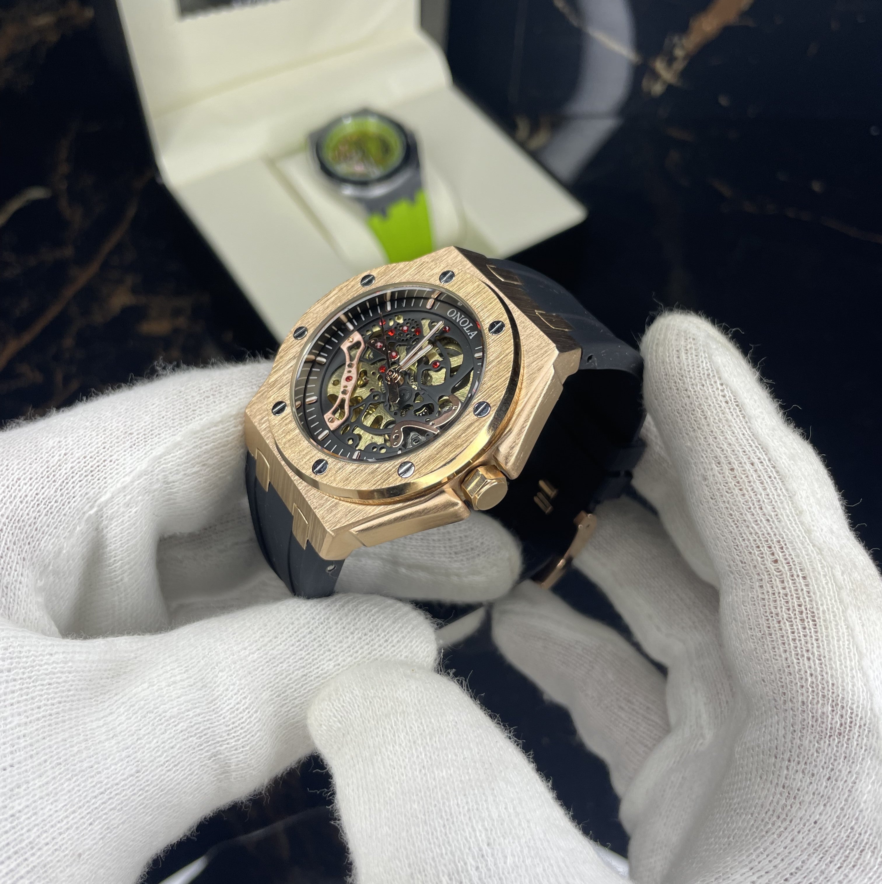 alpha(black rosegold)